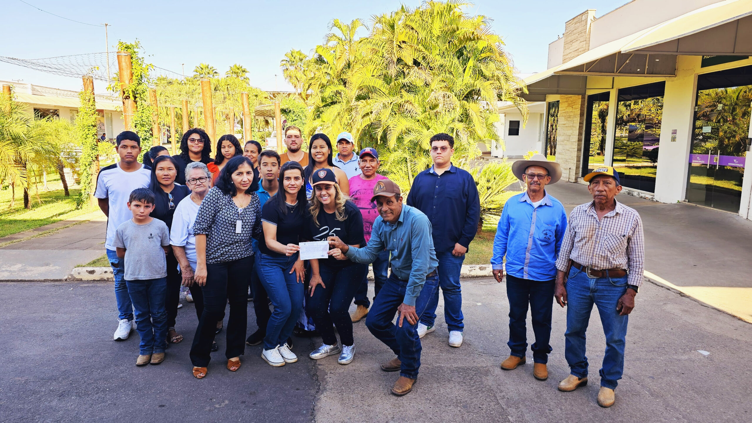 Comunidades de Pedro Neca e Vila Cardoso realizam 11º Leilão da Solidariedade em prol do HCanMT