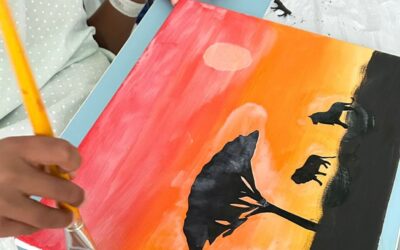 Crianças em tratamento oncológico expõem telas inspiradas na África